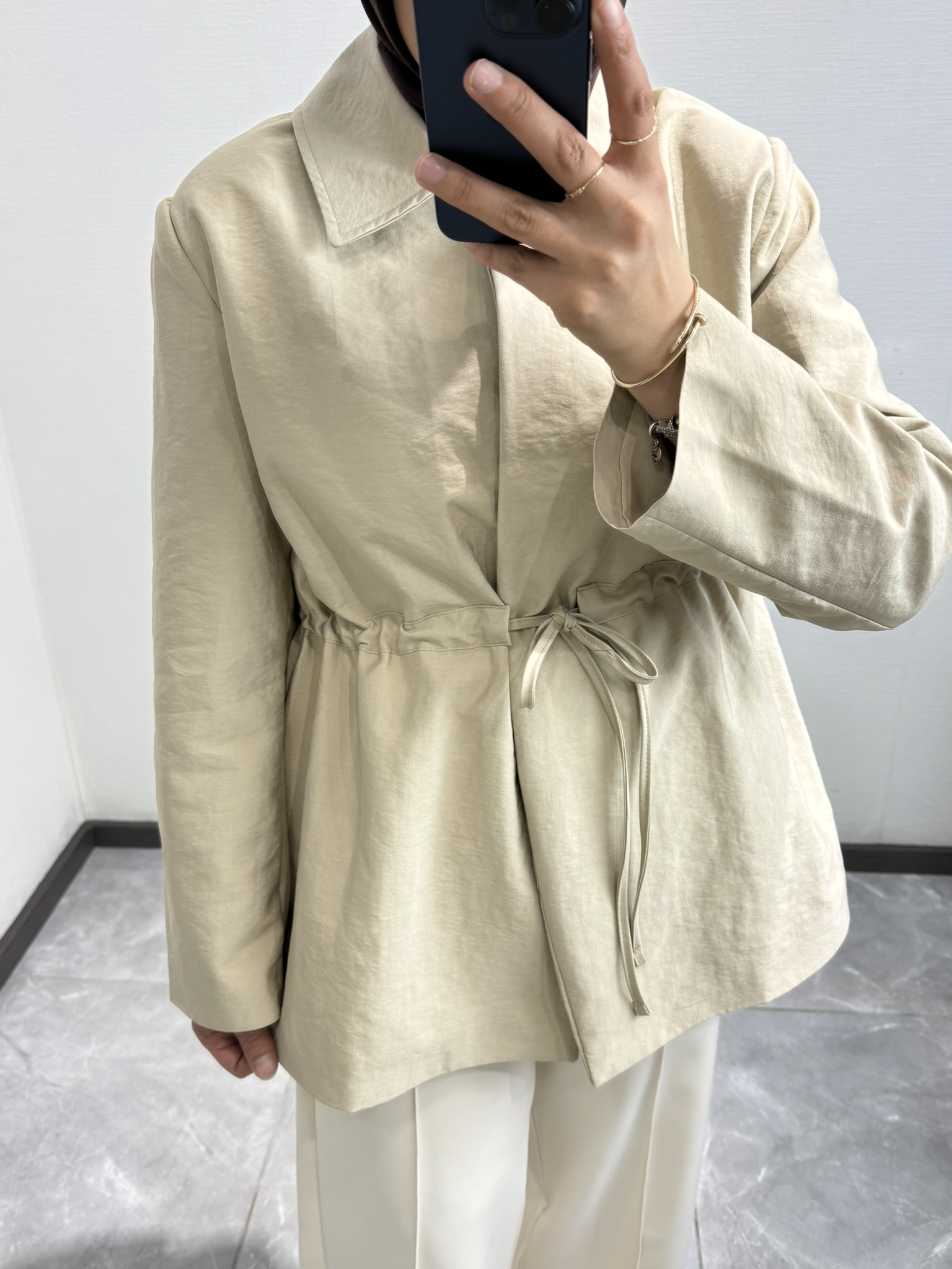 Büzgü Detaylı Ceket Kum Beji