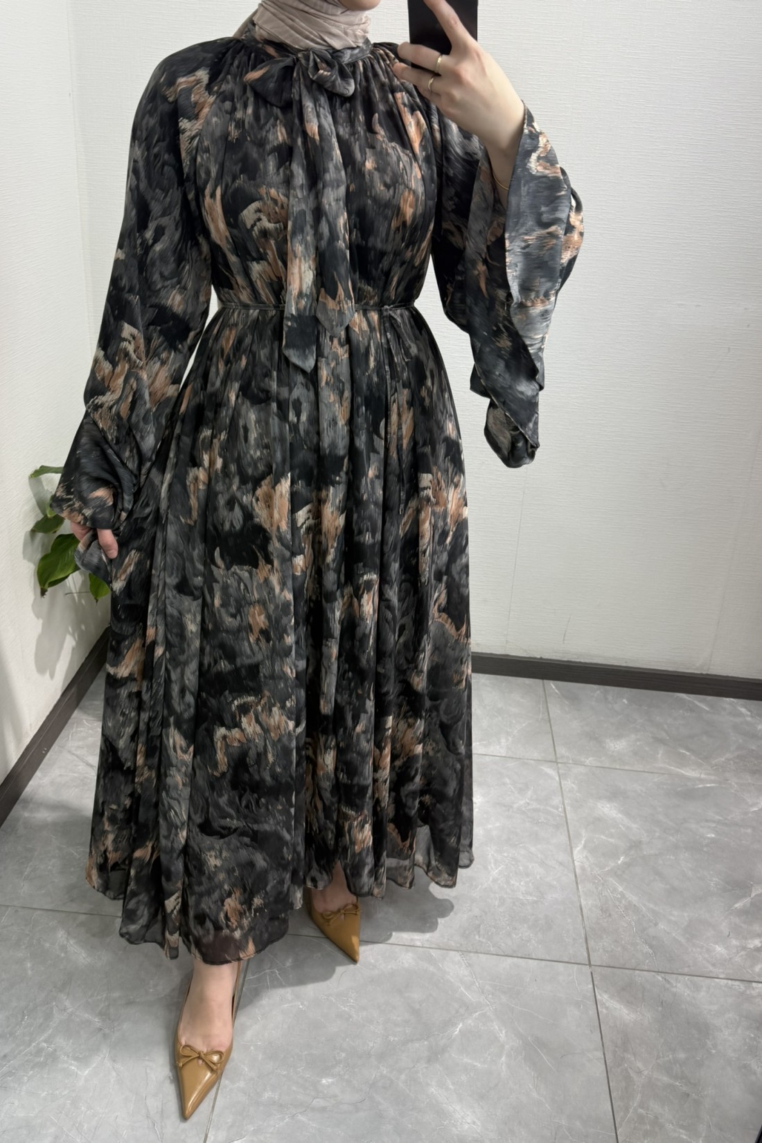 Kol Volanlı Şifon Elbise GRİ