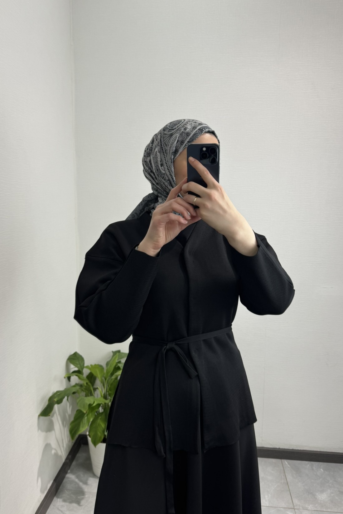 Belden Oturtma Merserize Siyah Hırka