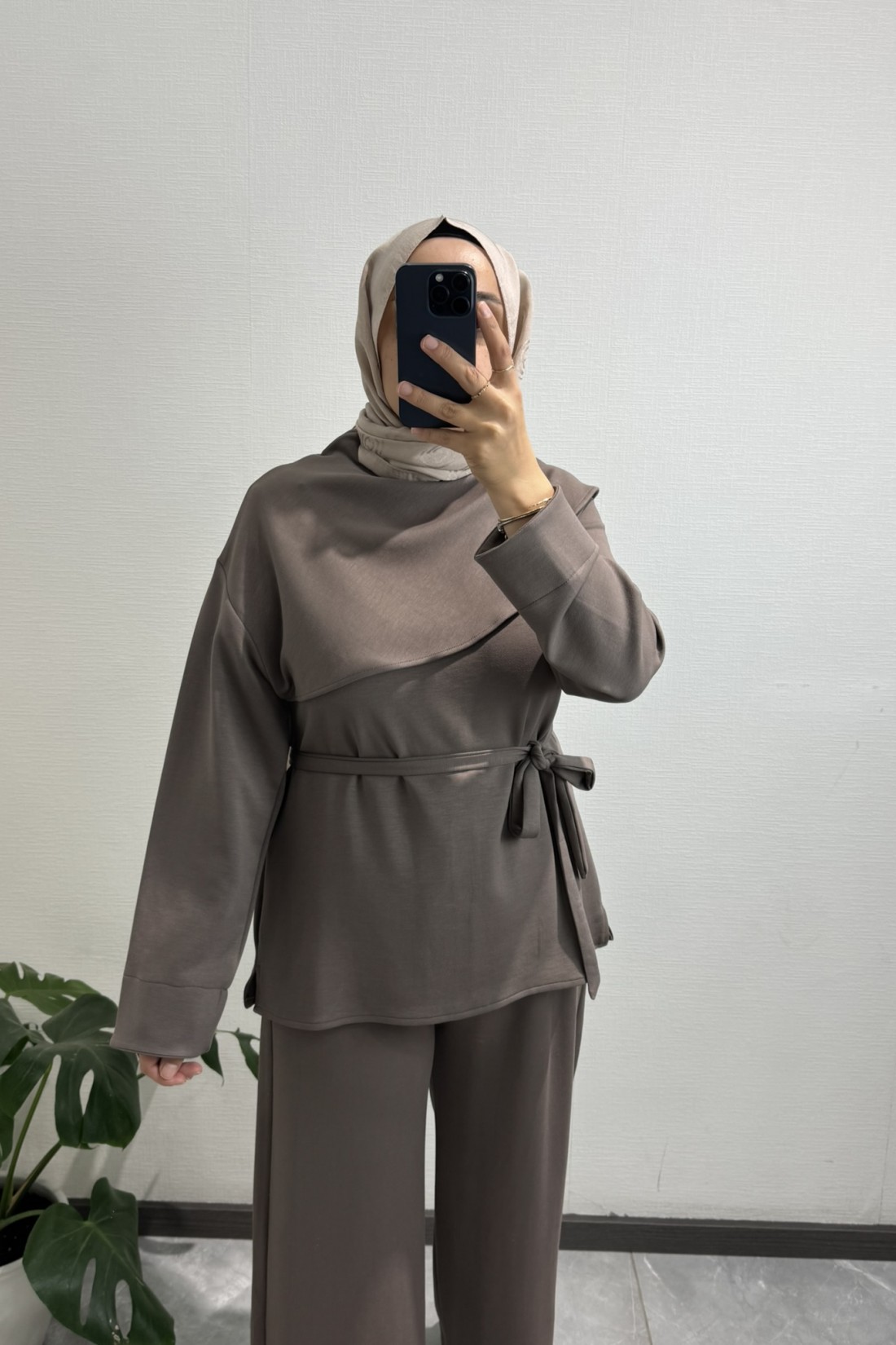 Pelerin Detaylı Kahve Pantolon Takım