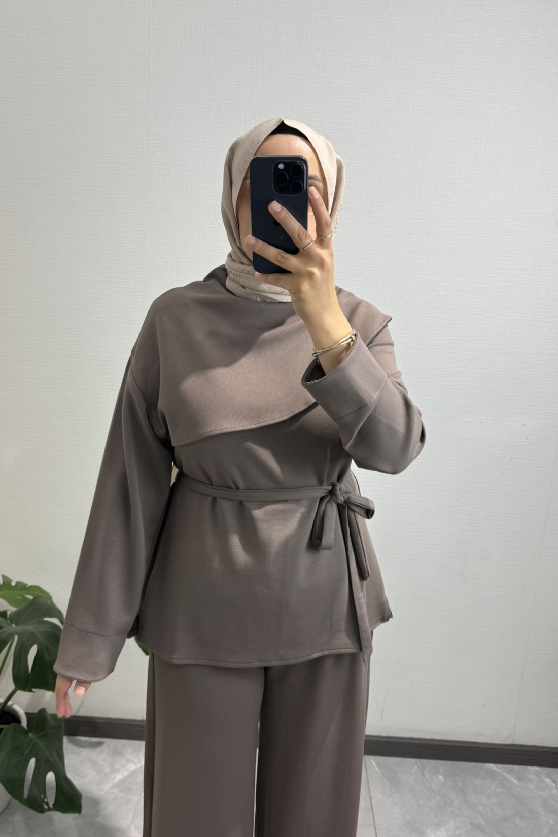 Pelerin Detaylı Kahve Pantolon Takım