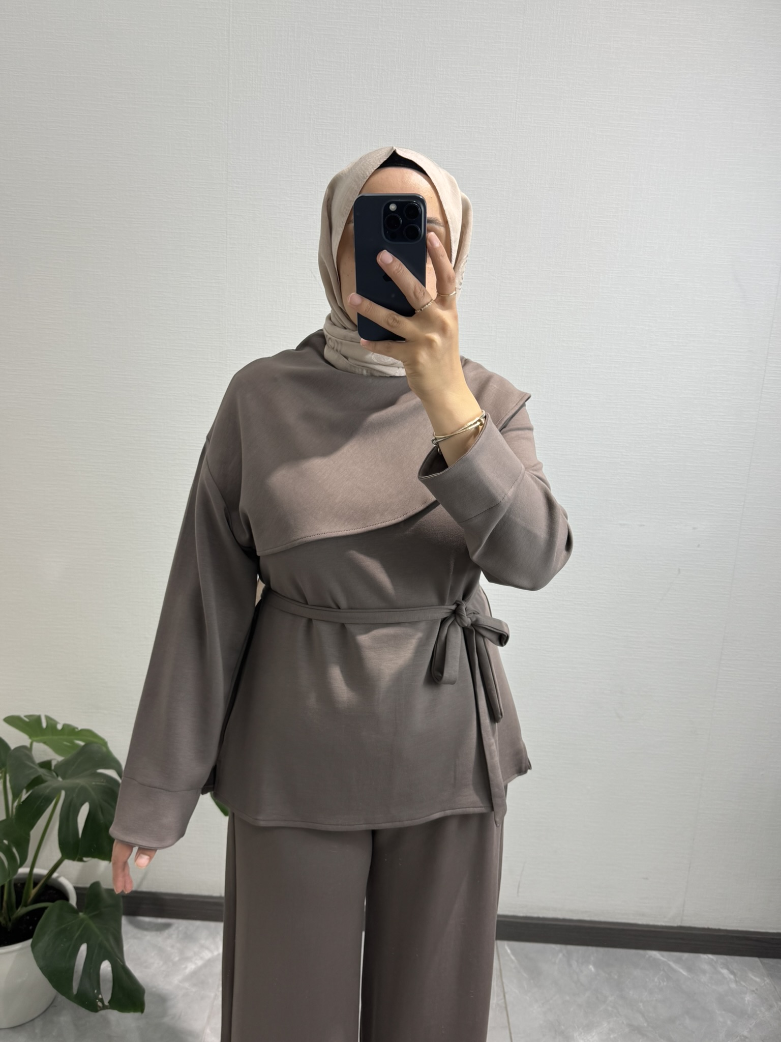 Pelerin Detaylı Kahve Pantolon Takım