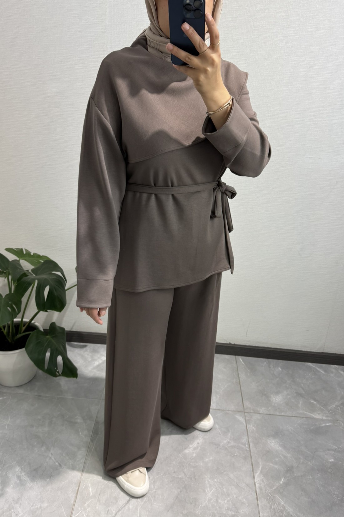 Pelerin Detaylı Kahve Pantolon Takım