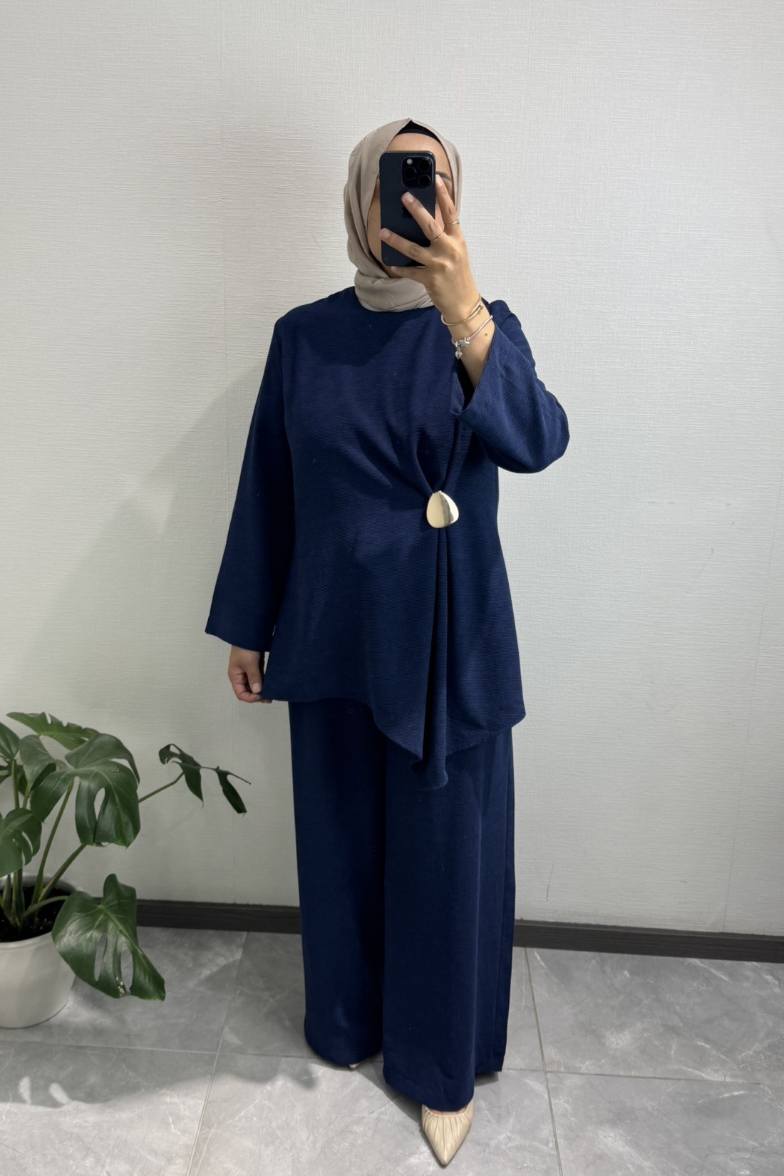 Gold Broş Detaylı Lacivert Pantolon Takım