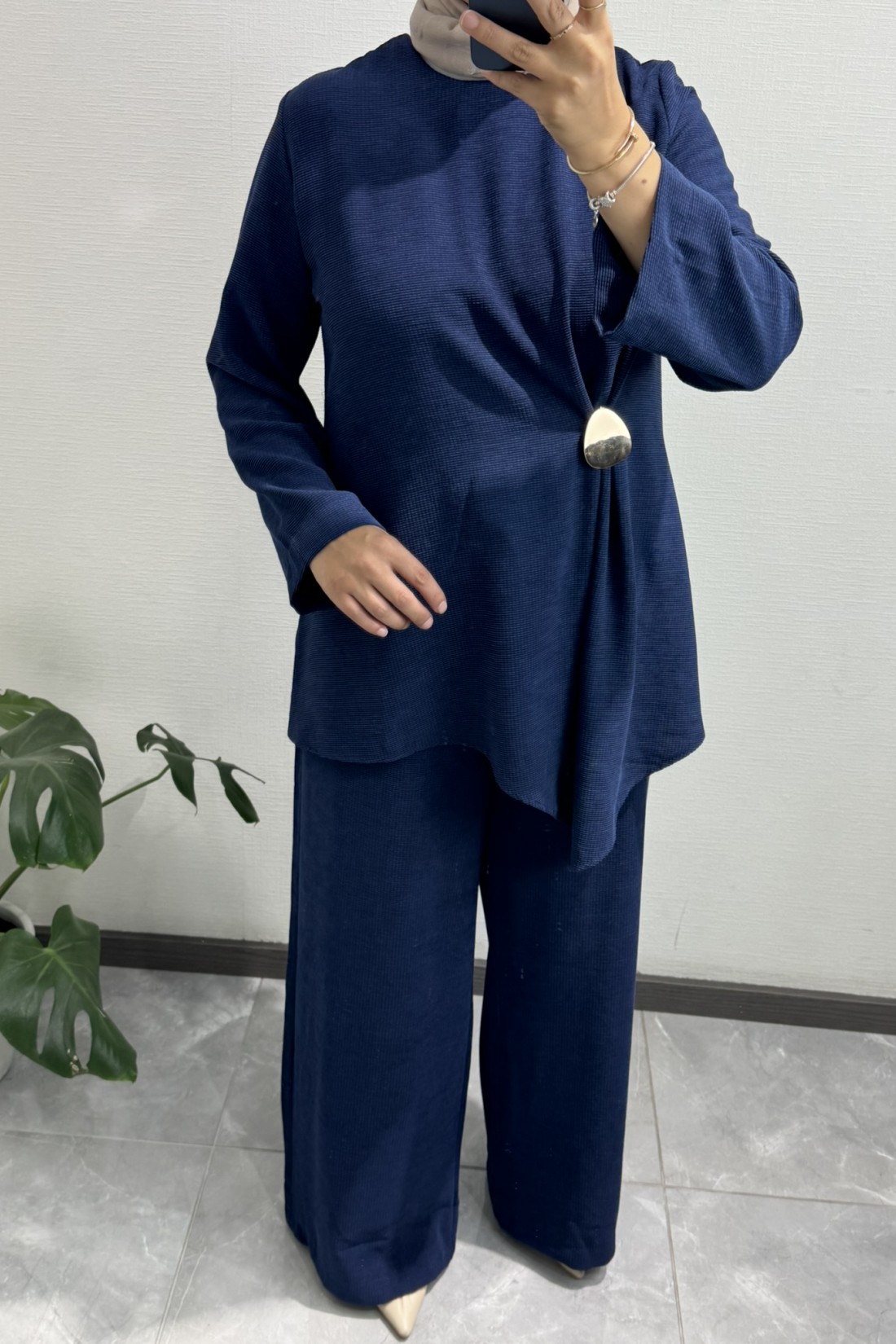 Gold Broş Detaylı Lacivert Pantolon Takım