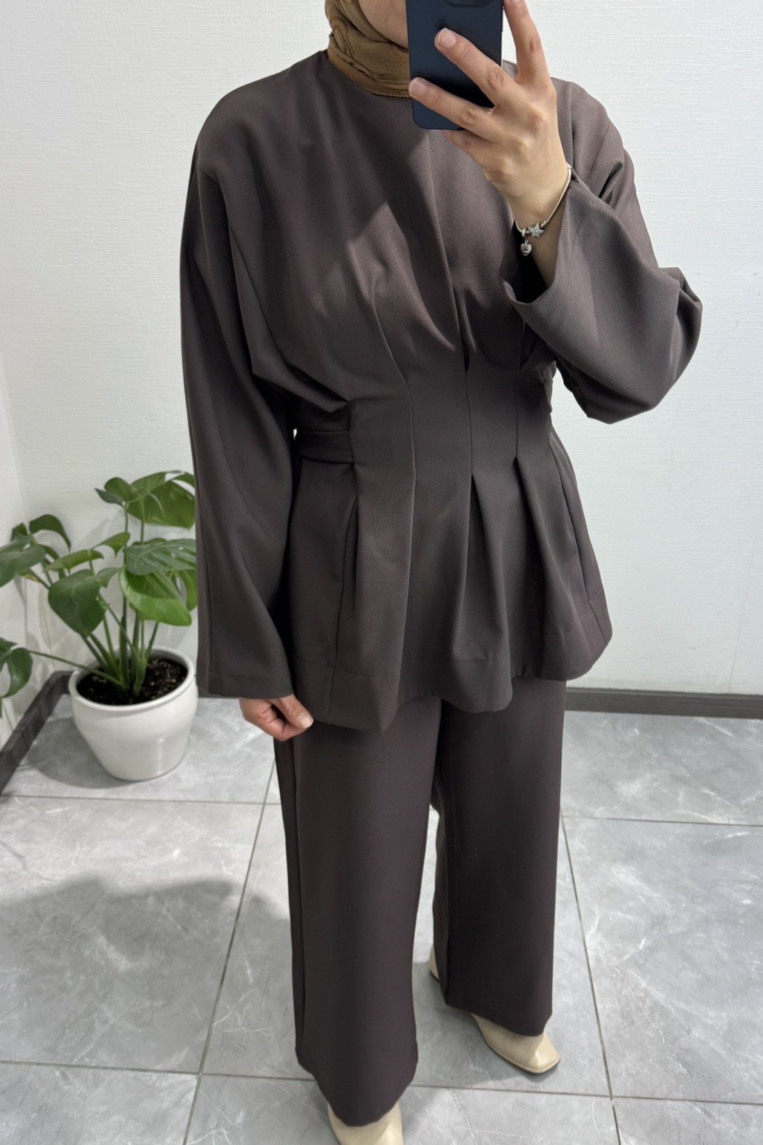 Pile Detaylı Kahve Pantolon Takım 