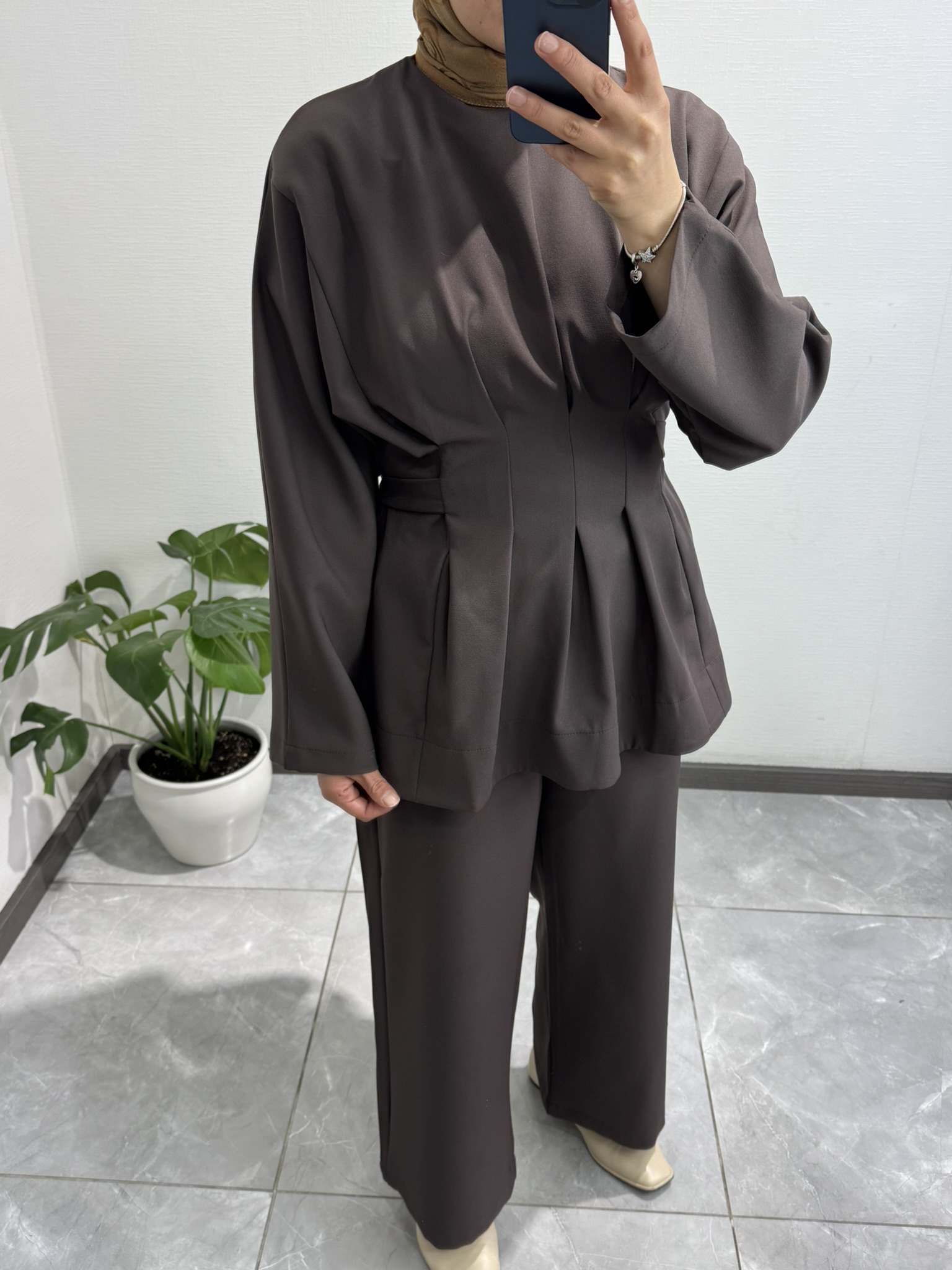 Pile Detaylı Kahve Pantolon Takım 