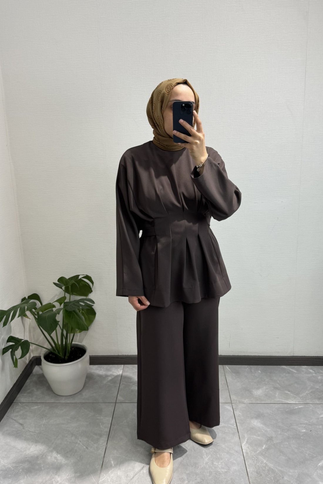 Pile Detaylı Kahve Pantolon Takım 