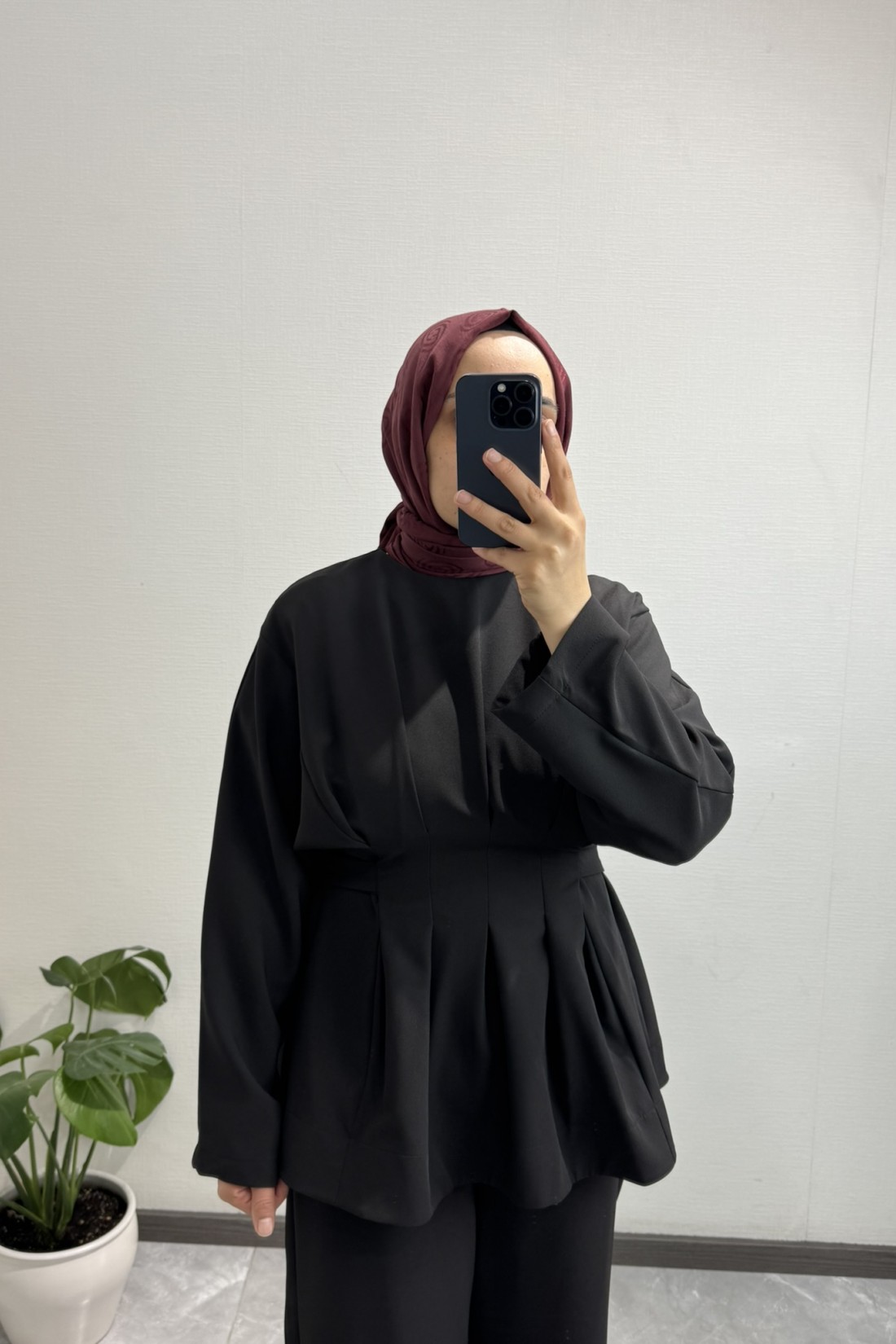 Pile Detaylı Siyah Pantolon Takım 