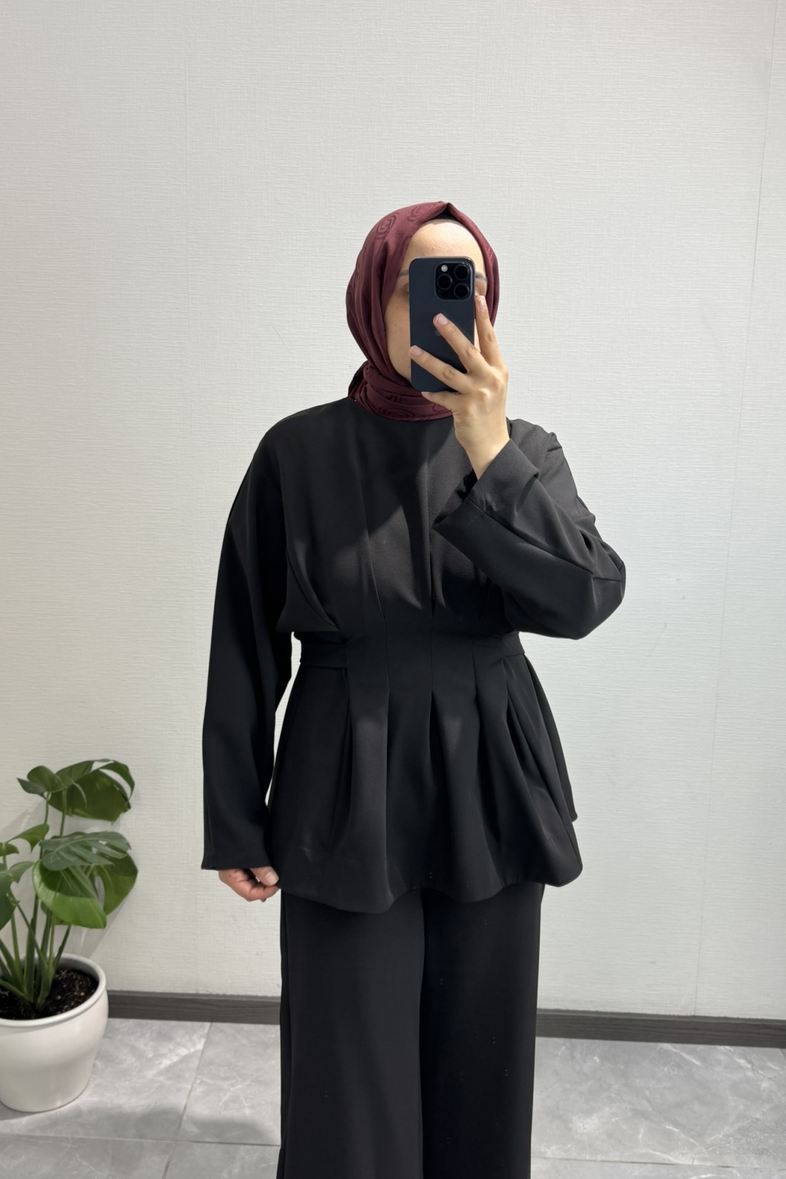 Pile Detaylı Siyah Pantolon Takım 