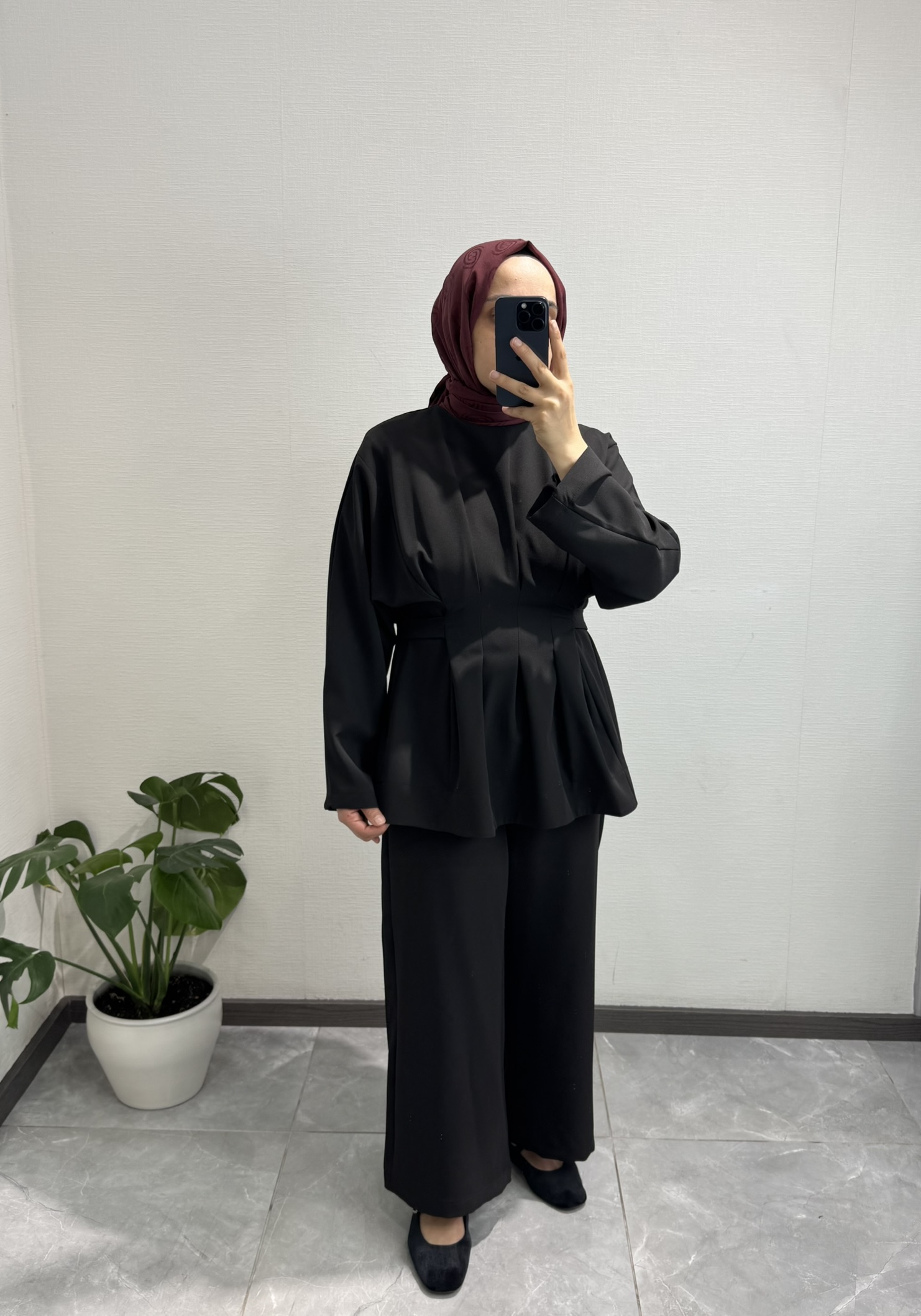 Pile Detaylı Siyah Pantolon Takım 