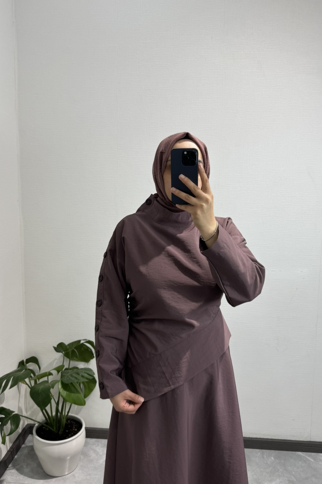 Düğme Detaylı Asimetrik Bluz Burganya Etekli Takım